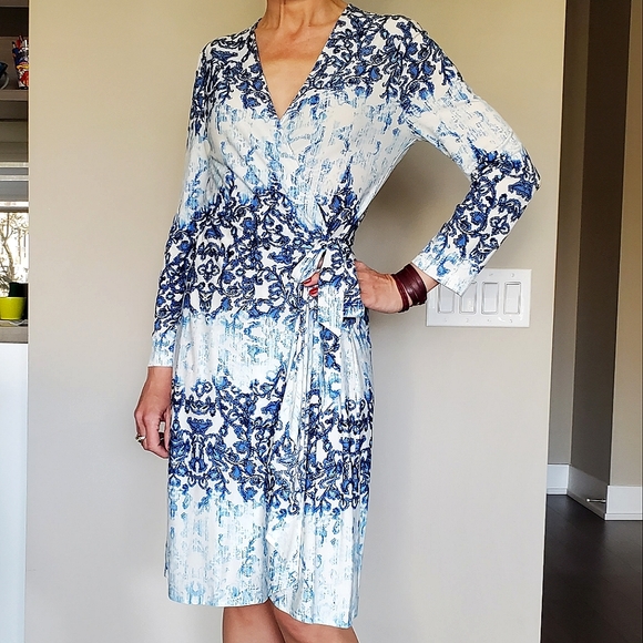 BCBGMaxAzria Dresses & Skirts - BCBG MaxAzria Wrap White/Blue Color Dress